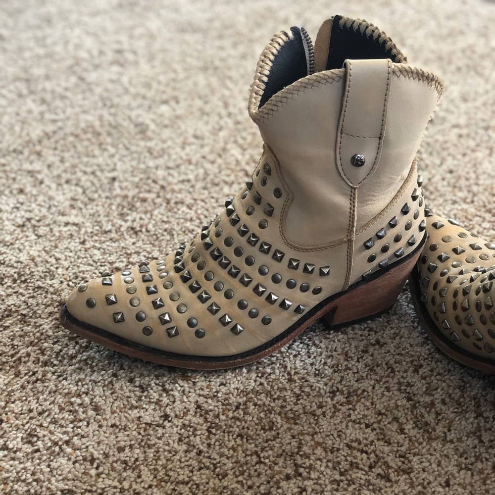 Liberty black Fiona booties